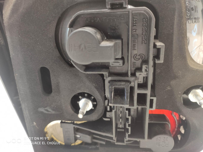 PILOTO TRASERO DERECHO INTERIOR VOLKSWAGEN TOUAREG 2007
