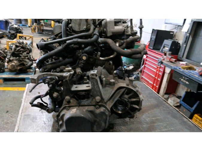 MOTOR CON ACCESORIOS Y CAJA DE CAMBIOS SEAT CORDOBA 2003
