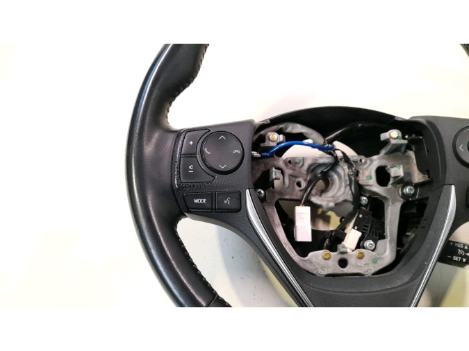 VOLANTE TOYOTA AURIS 2016