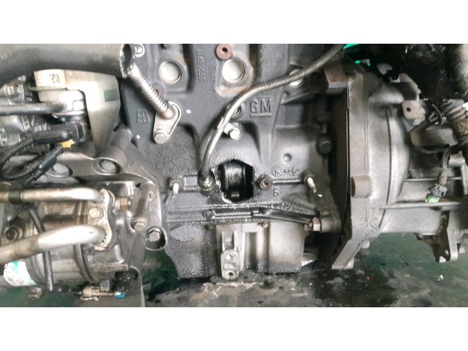 MOTOR CON ACCESORIOS Y CAJA DE CAMBIOS OPEL INSIGNIA 2009