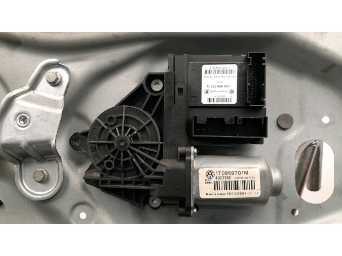 ELEVALUNAS DELANTERO IZQUIERDO VOLKSWAGEN TOURAN 2009