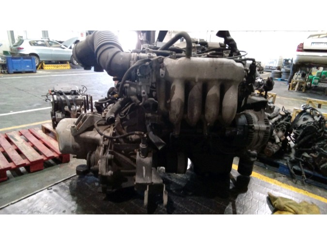 MOTOR CON ACCESORIOS Y CAJA DE CAMBIOS MITSUBISHI CARISMA 1998