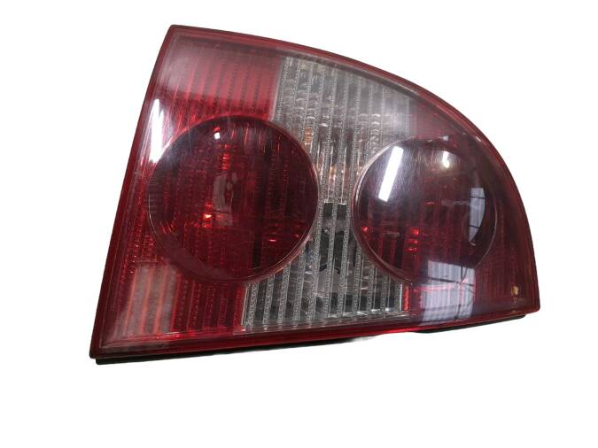 PILOTO TRASERO IZQUIERDO VOLKSWAGEN PASSAT 2004