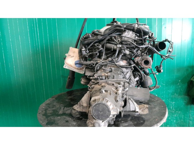 MOTOR CON ACCESORIOS Y CAJA DE CAMBIOS  2004