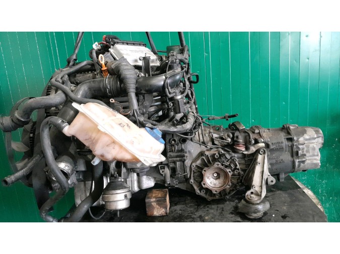 MOTOR CON ACCESORIOS Y CAJA DE CAMBIOS  2004