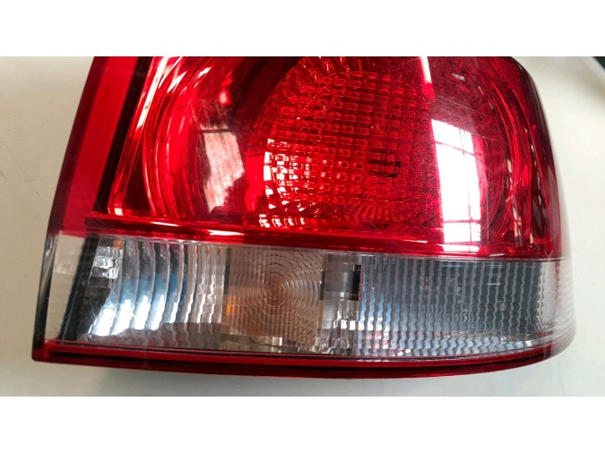 PILOTO TRASERO DERECHO EXTERIOR VOLKSWAGEN GOLF 2011