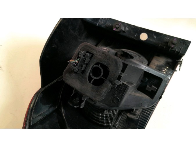 PILOTO TRASERO DERECHO EXTERIOR VOLKSWAGEN GOLF 2011
