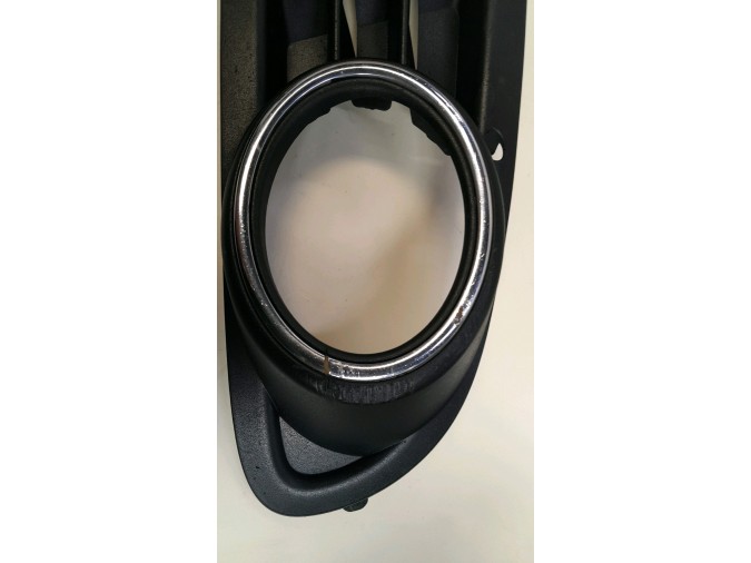 REJILLA IZQUIERDA PARAGOLPES DELANTERO VOLKSWAGEN GOLF 2011