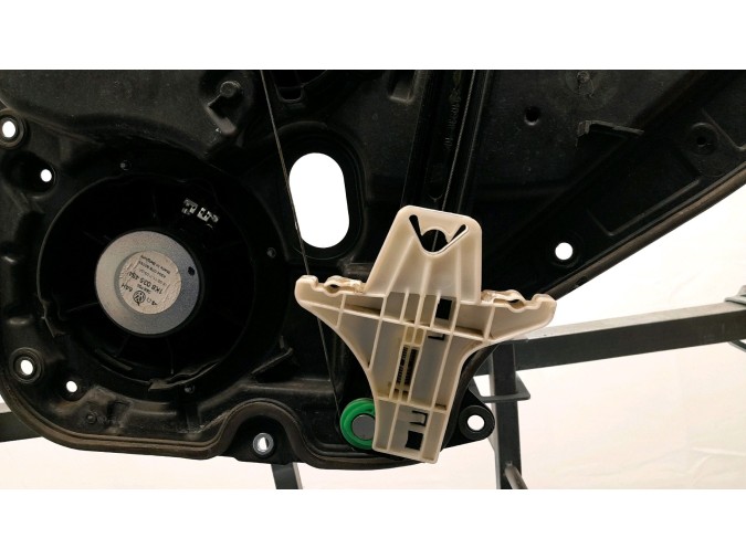 ELEVALUNAS TRASERO IZQUIERDO VOLKSWAGEN GOLF 2011
