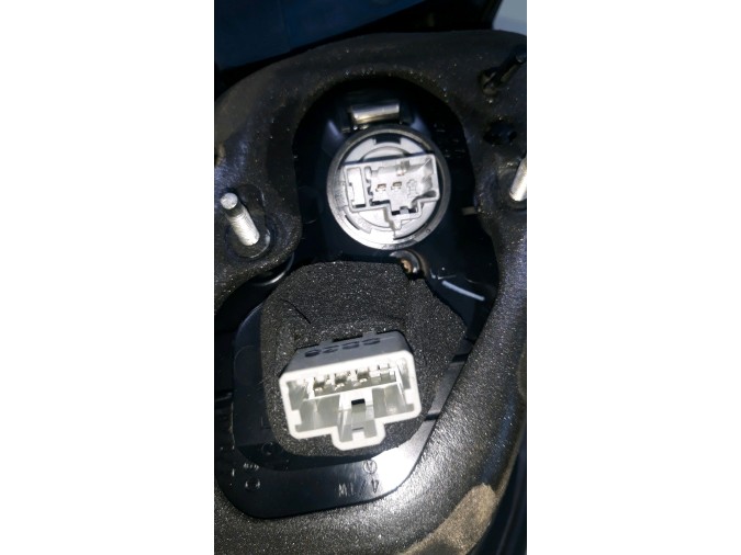 PILOTO TRASERO DERECHO MAZDA 3 2005