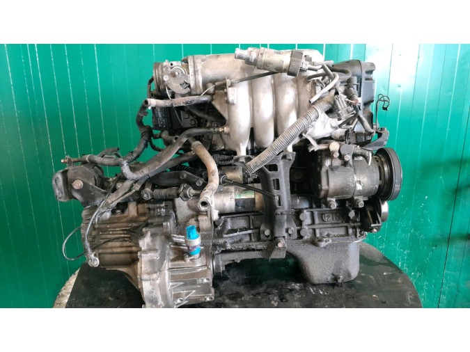 MOTOR CON ACCESORIOS Y CAJA DE CAMBIOS 