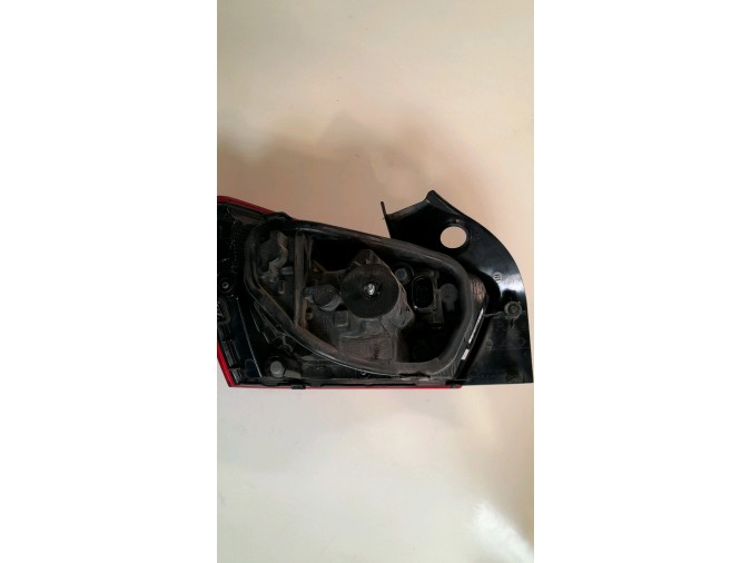 PILOTO TRASERO DERECHO SEAT IBIZA 2015