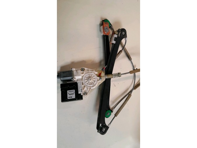 ELEVALUNAS DELANTERO IZQUIERDO AUDI A3 2004