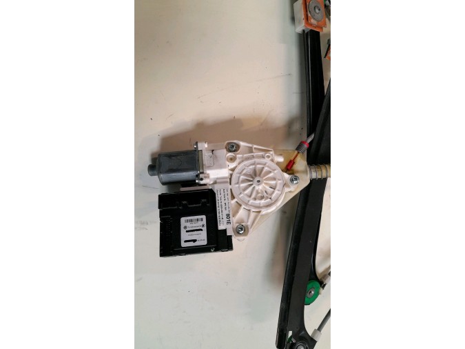 ELEVALUNAS DELANTERO IZQUIERDO AUDI A3 2004