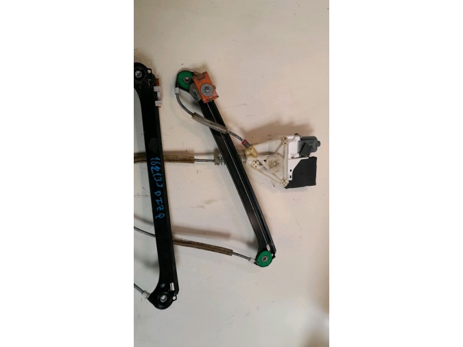 ELEVALUNAS DELANTERO IZQUIERDO AUDI A3 2004