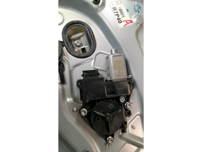 ELEVALUNAS DELANTERO DERECHO HYUNDAI I30 2007
