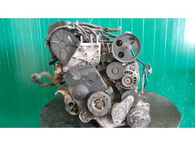 MOTOR CON ACCESORIOS SIN CAJA DE CAMBIOS PEUGEOT 306 1994