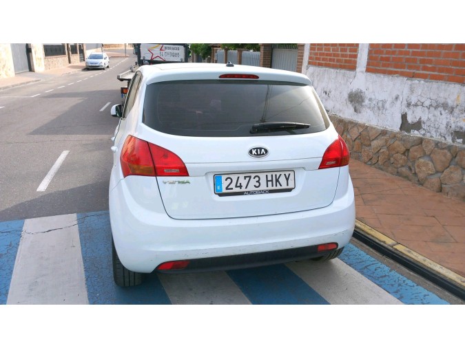 REJILLA PARAGOLPES DELANTERO KIA VENGA 2012