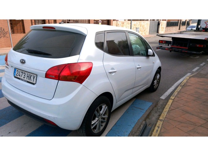 REJILLA PARAGOLPES DELANTERO KIA VENGA 2012