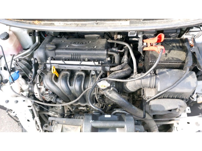 REJILLA PARAGOLPES DELANTERO KIA VENGA 2012