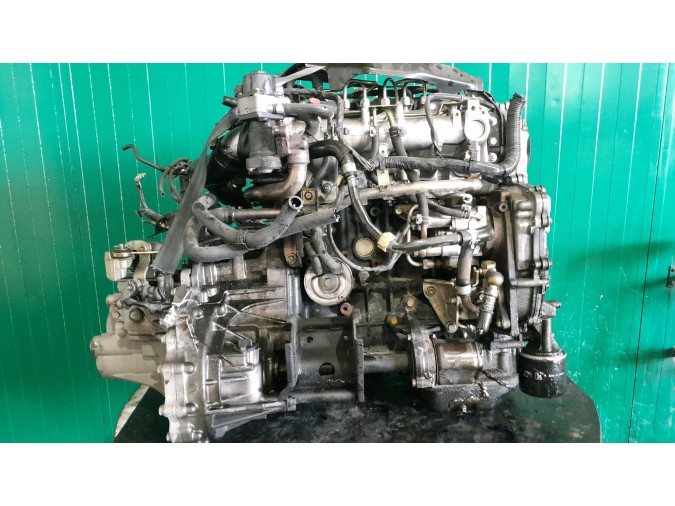 MOTOR CON ACCESORIOS SIN CAJA DE CAMBIOS NISSAN TINO 2.2 2004