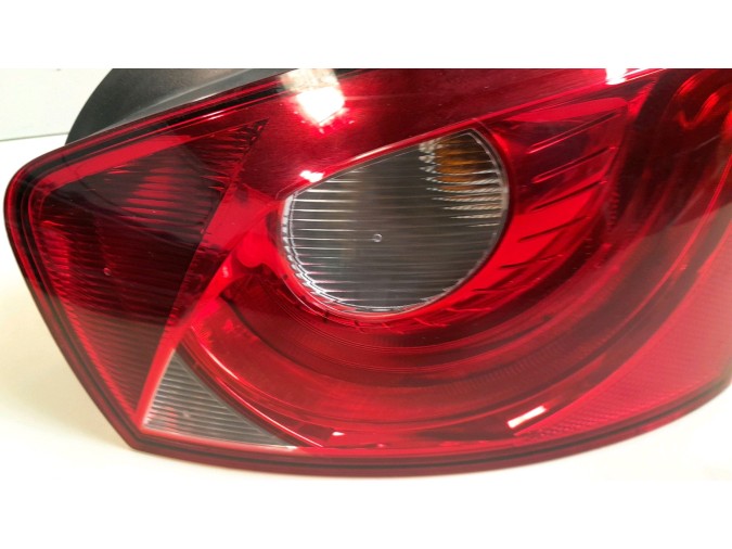 PILOTO TRASERO DERECHO SEAT IBIZA 2017
