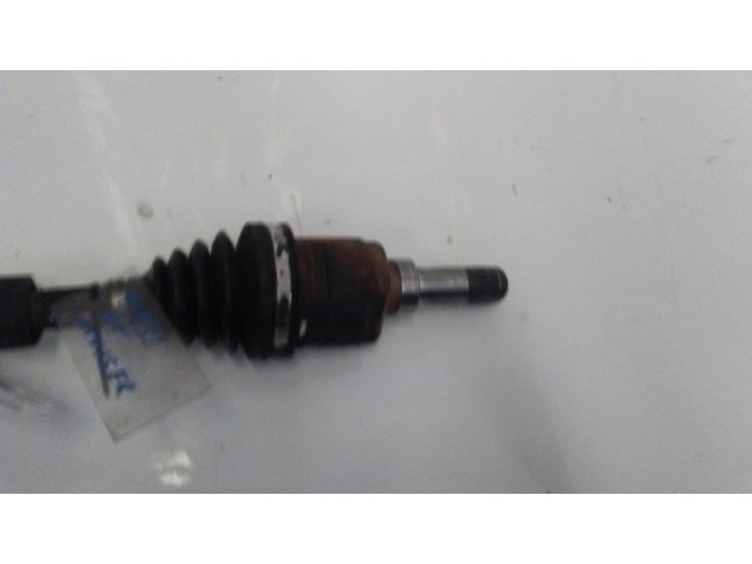 TRANSMISION DELANTERA IZQUIERDA CHRYSLER PT CRUISER 2003