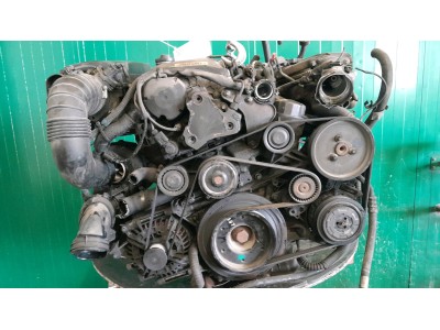 MOTOR CON ACCESORIOS Y CAJA DE CAMBIOS  2003
