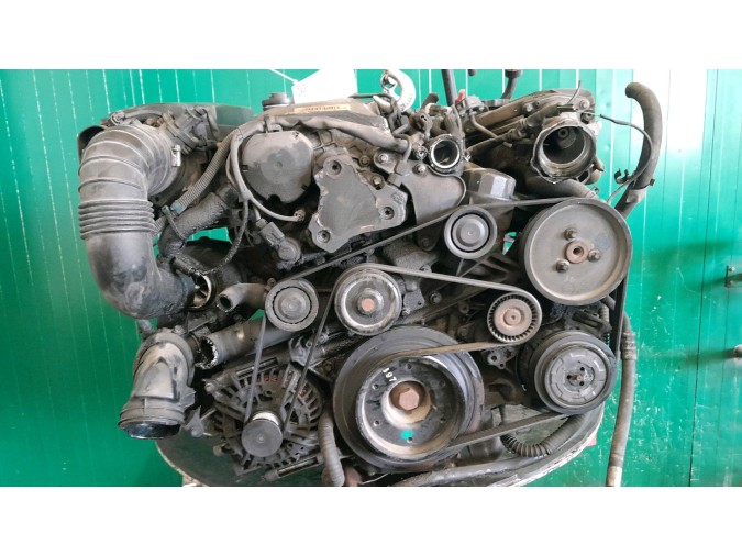 MOTOR CON ACCESORIOS Y CAJA DE CAMBIOS  2003