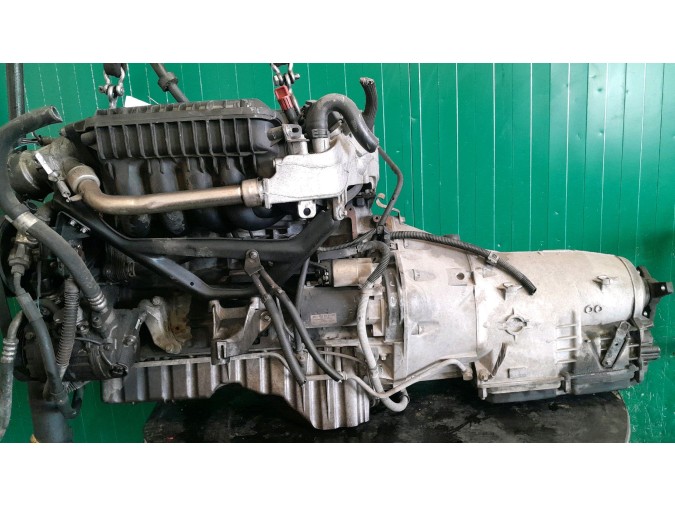 MOTOR CON ACCESORIOS Y CAJA DE CAMBIOS  2003