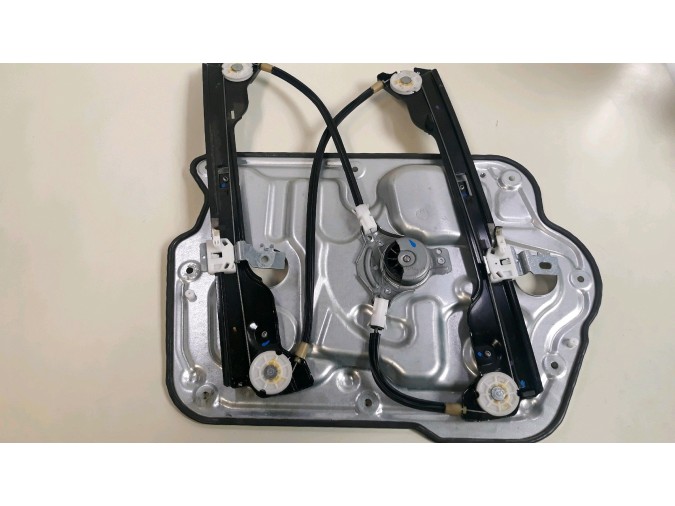 ELEVALUNAS DELANTERO DERECHO NISSAN QASHQAI 2008