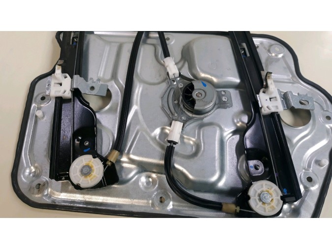 ELEVALUNAS DELANTERO DERECHO NISSAN QASHQAI 2008