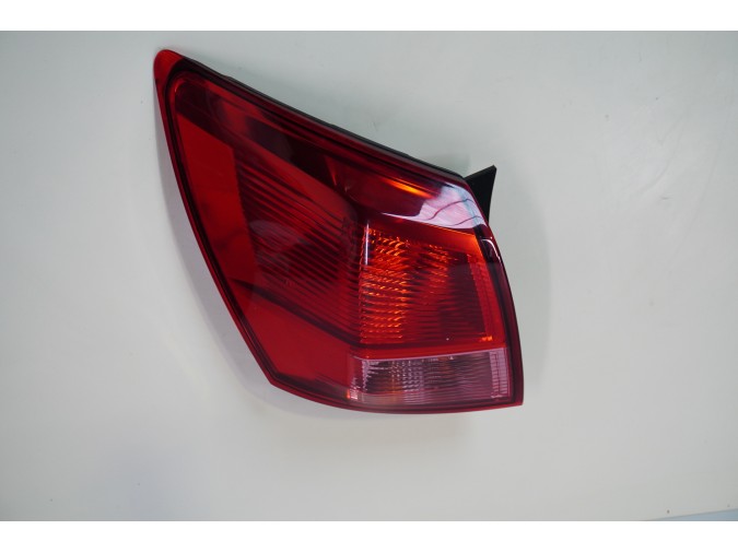 PILOTO TRASERO DERECHO EXTERIOR  NISSAN QASHQAI 2008