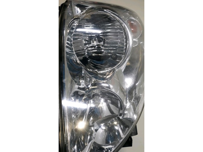 FARO DELANTERO DERECHO TOYOTA COROLLA VERSO 2006