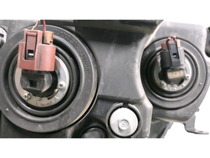 FARO DELANTERO DERECHO TOYOTA COROLLA VERSO 2006
