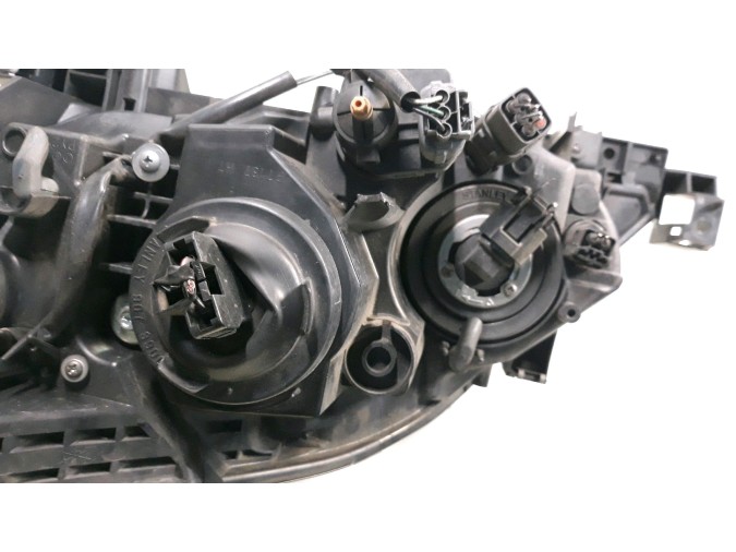 FARO DELANTERO DERECHO MAZDA 5 2009