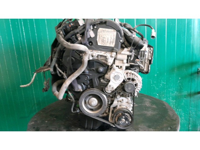 MOTOR CON ACCESORIOS Y CAJA DE CAMBIOS PEUGEOT 208 2016