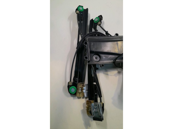 ELEVALUNAS DELANTERO DERECHO SEAT LEON 2009