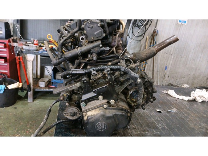 MOTOR CON ACCESORIOS Y CAJA DE CAMBIOS SKODA FABIA 2001