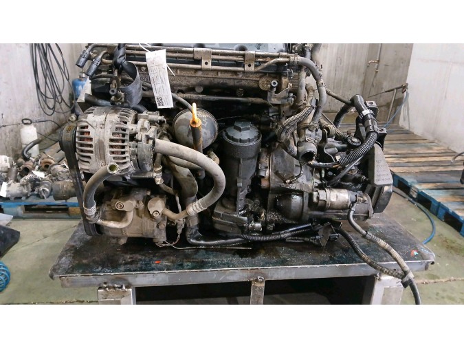 MOTOR CON ACCESORIOS Y CAJA DE CAMBIOS SKODA FABIA 2001
