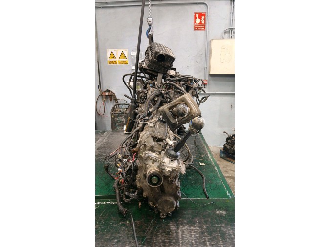 MOTOR CON ACCESORIOS Y CAJA DE CAMBIOS SUZUKI VITARA 1995