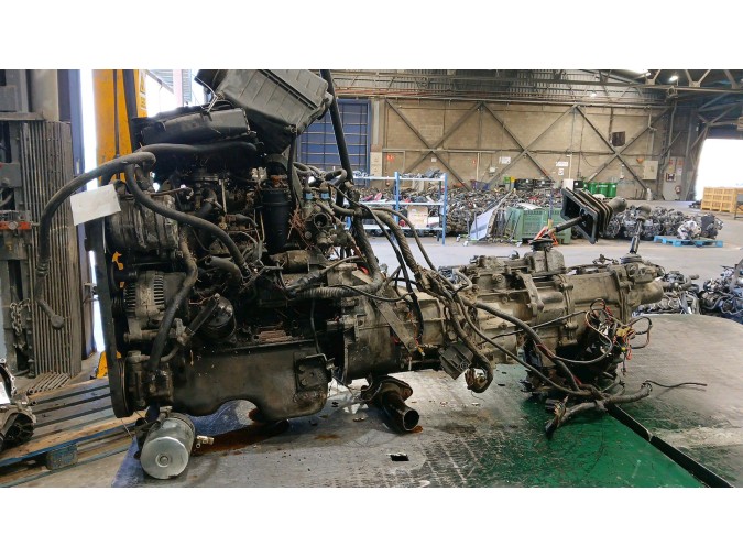 MOTOR CON ACCESORIOS Y CAJA DE CAMBIOS SUZUKI VITARA 1995