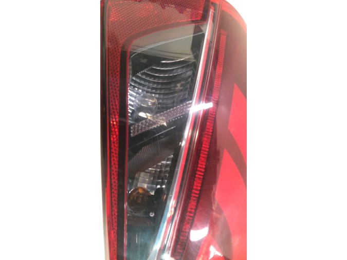 PILOTO TRASERO DERECHO PEUGEOT 208 2016