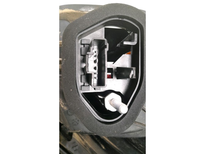 PILOTO TRASERO DERECHO PEUGEOT 208 2016