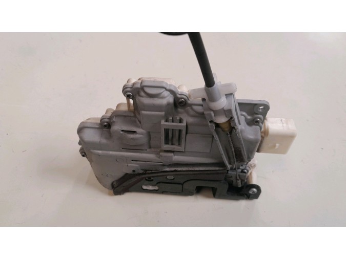 CERRADURA PUERTA DELANTERA IZQUIERDA VOLKSWAGEN PASSAT 2010