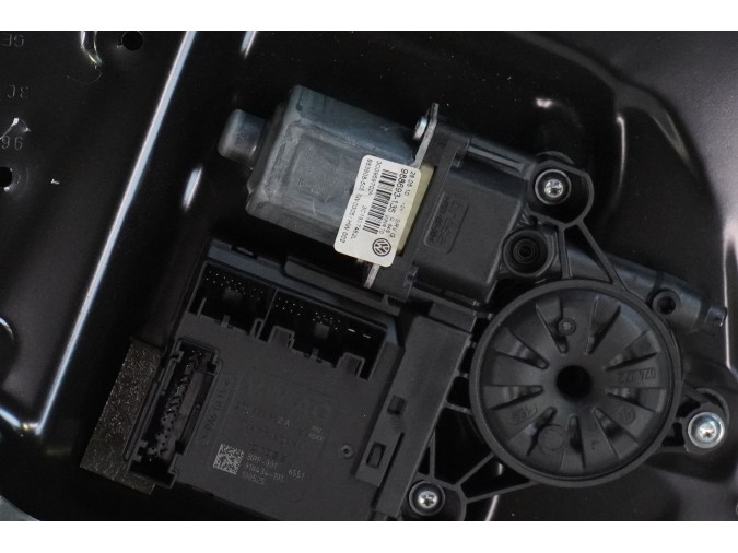 ELEVALUNAS DELANTERO DERECHO VOLKSWAGEN PASSAT 2010