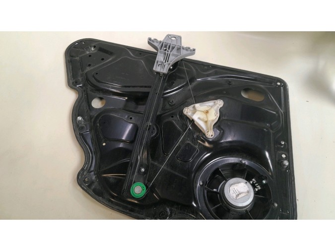 ELEVALUNAS TRASERO DERECHO VOLKSWAGEN PASSAT 2010