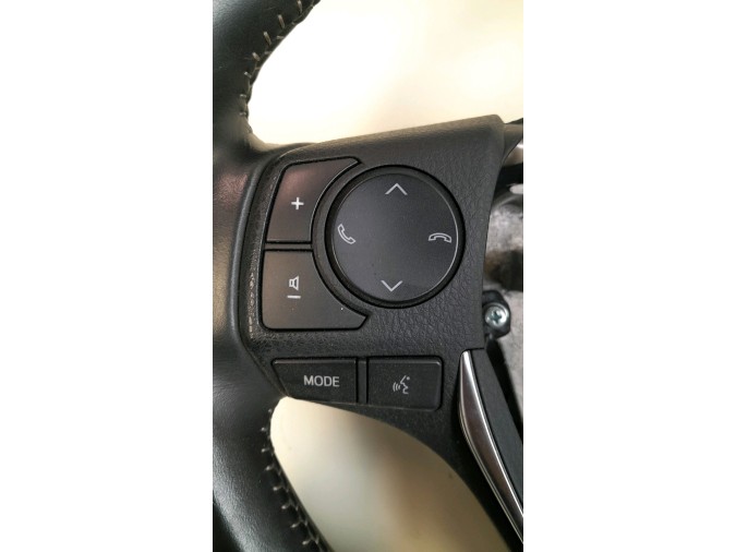 VOLANTE TOYOTA AURIS 2016