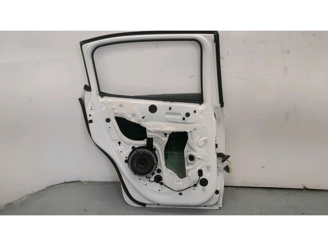 PUERTA TRASERA IZQUIERDA CITROEN C3 BLANCA 2019