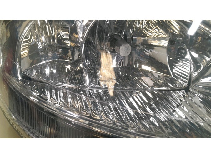 FARO DERECHO  CITROEN C3 2005